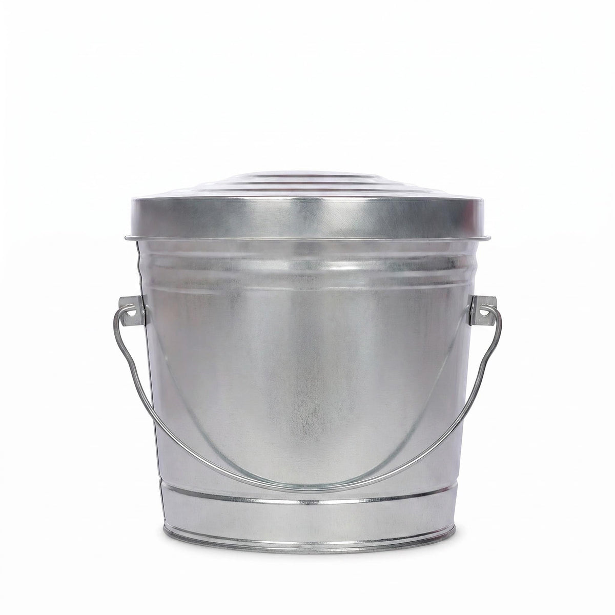 Galvanized Steel 6 Gallon Trash Can with Locking Lid T529