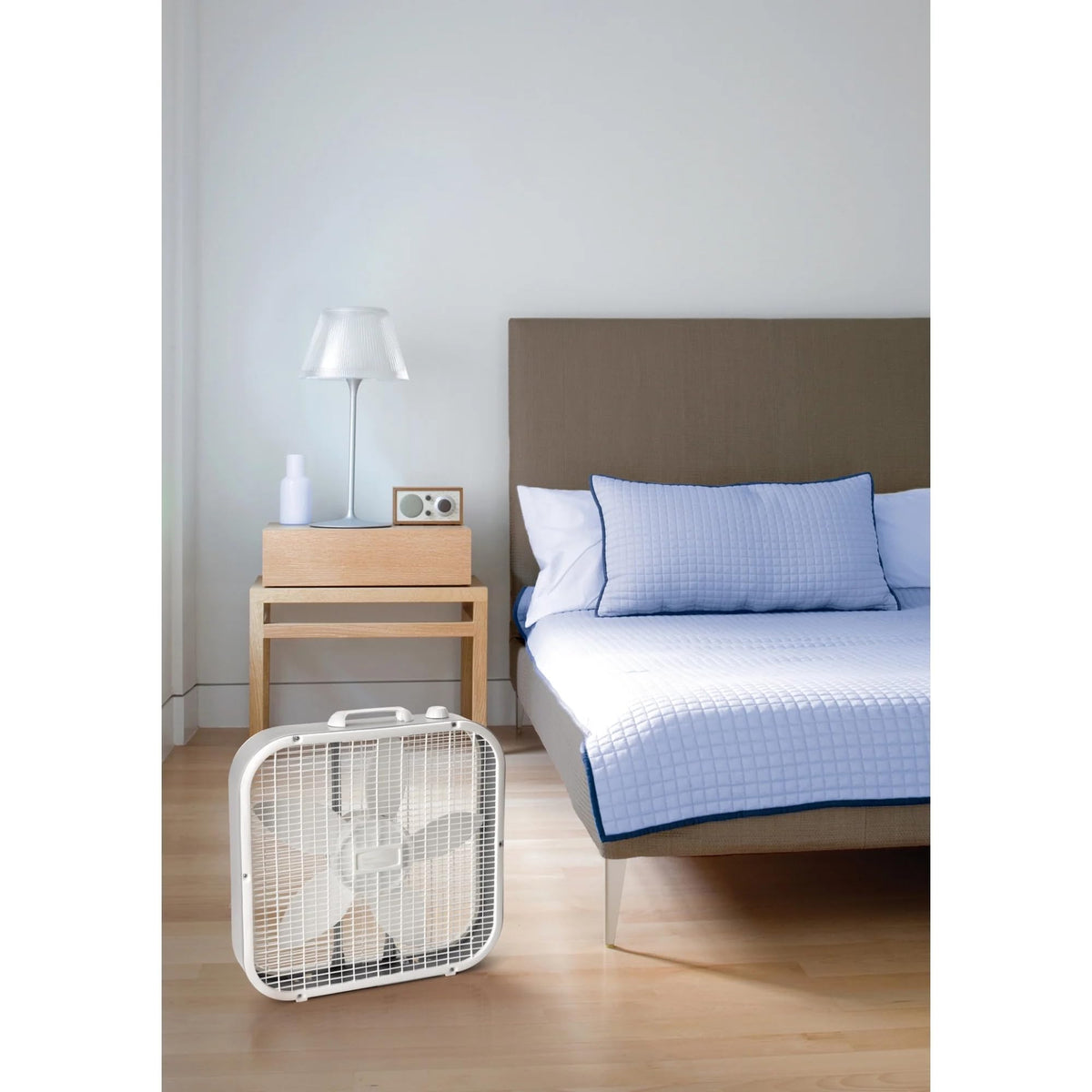 20" 3 Speeds White Portable Floor Fan C387042