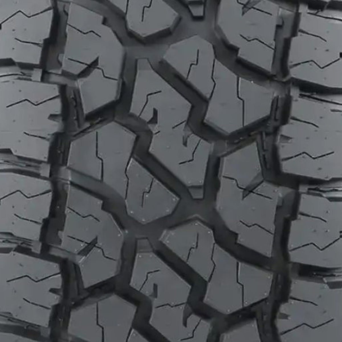 All Terrain 275/60R20 116T XL Light Truck Tire B7638